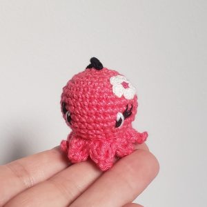 bébé pieuvre amigurumi kawaii avec attache chainette pour votre porte clés, bébé pieuvre Kawaii Animal  au crochet