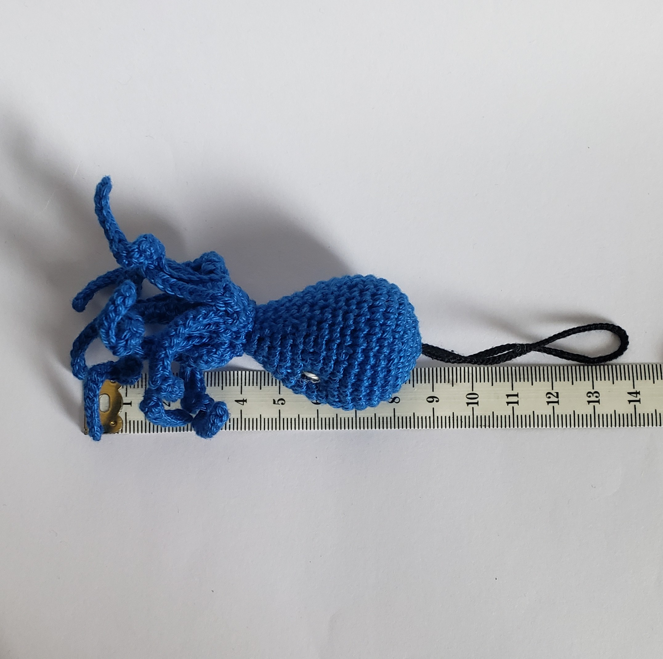 Pieuvre avec attache pour porte clés, Amigurumi poulpe Kawaii animal au crochet, Fait main en Bretagne – Image 4