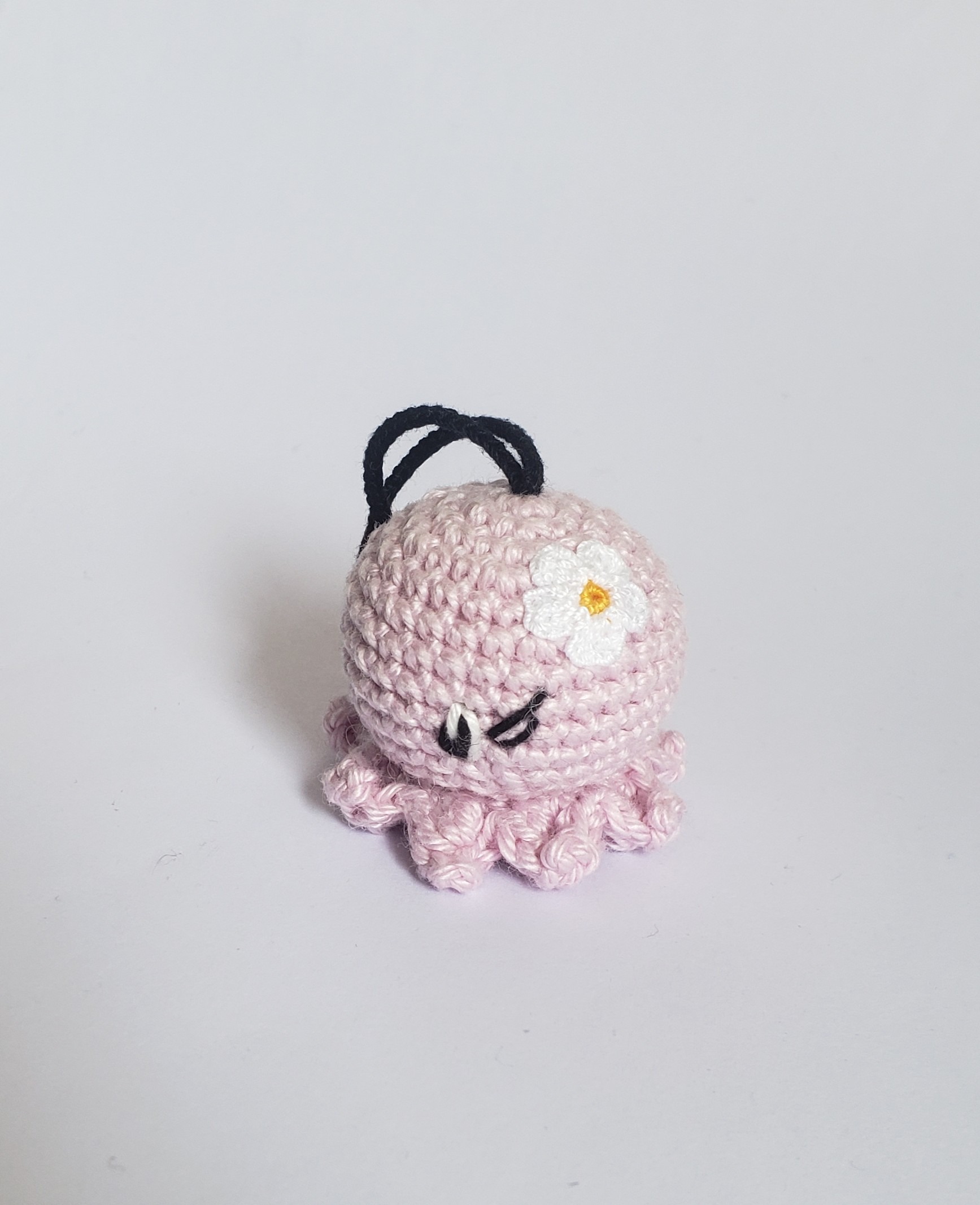 bébé pieuvre amigurumi kawaii avec attache chainette pour votre porte clés, bébé pieuvre Kawaii Animal  au crochet – Image 4
