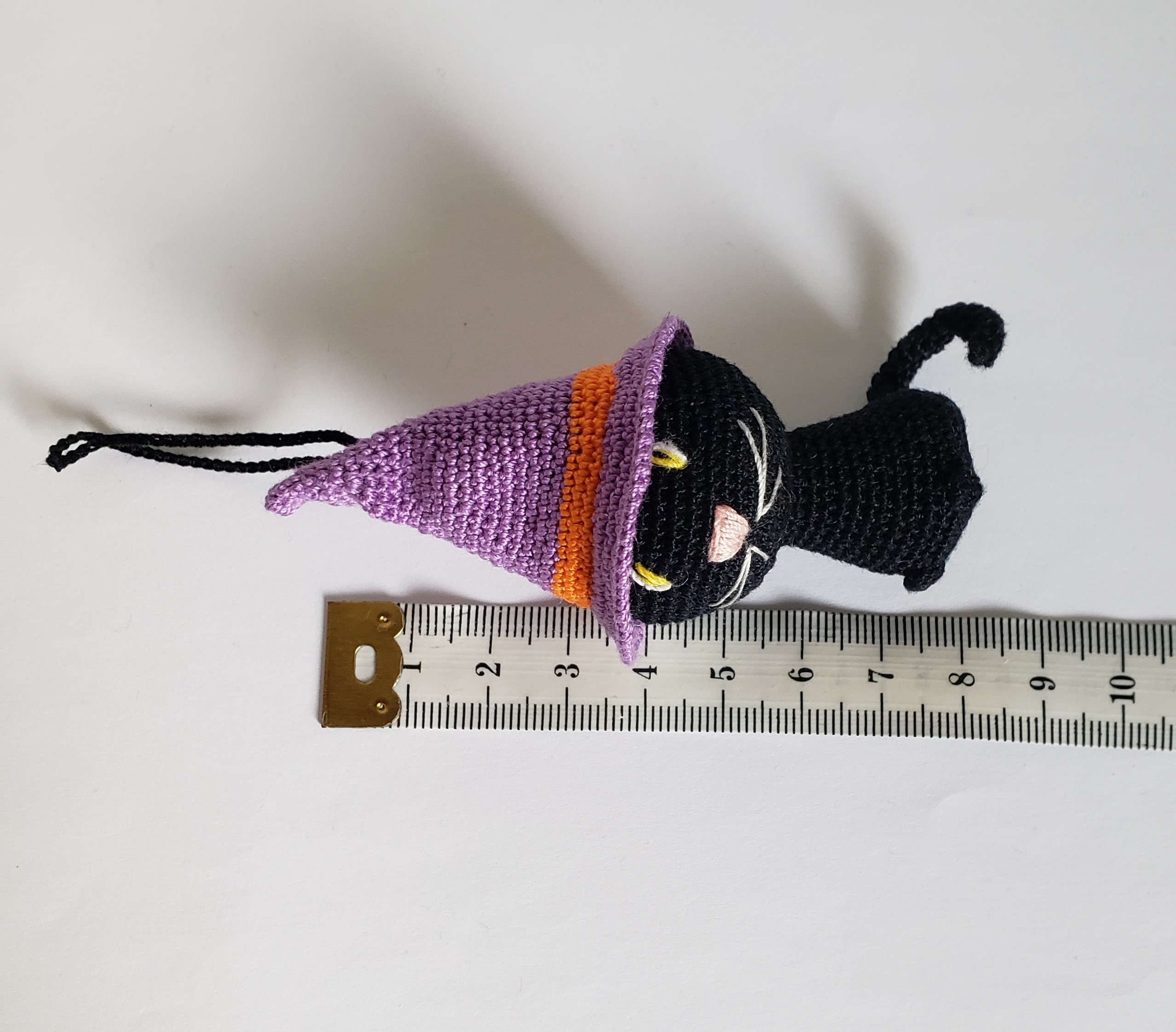 chat marron amigurumi kawaii yeux verts avec attache pour porte clés au  crochet, Miniature Amigurumi cadeau artisanal