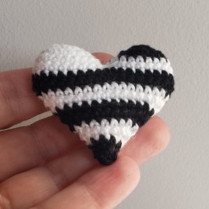 Cœur "Bretagne" magnet ou avec attache chainette  Fait Main au crochet en Bretagne