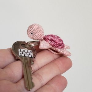 Tortue de mer amigurumi avec attache pour porte clés, Kawaii Miniature Animal au crochet