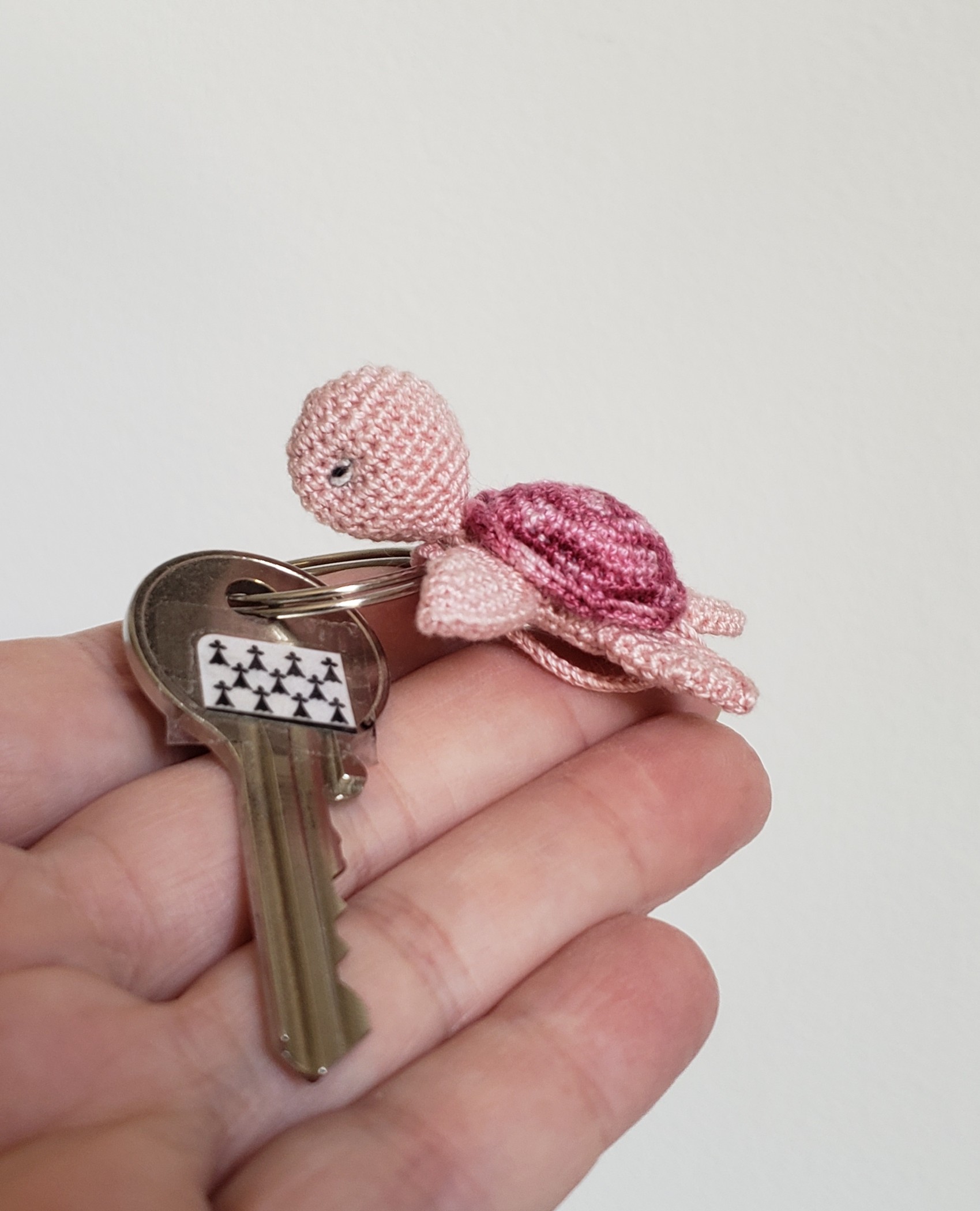 Tortue de mer amigurumi avec attache pour porte clés, Kawaii Miniature Animal au crochet