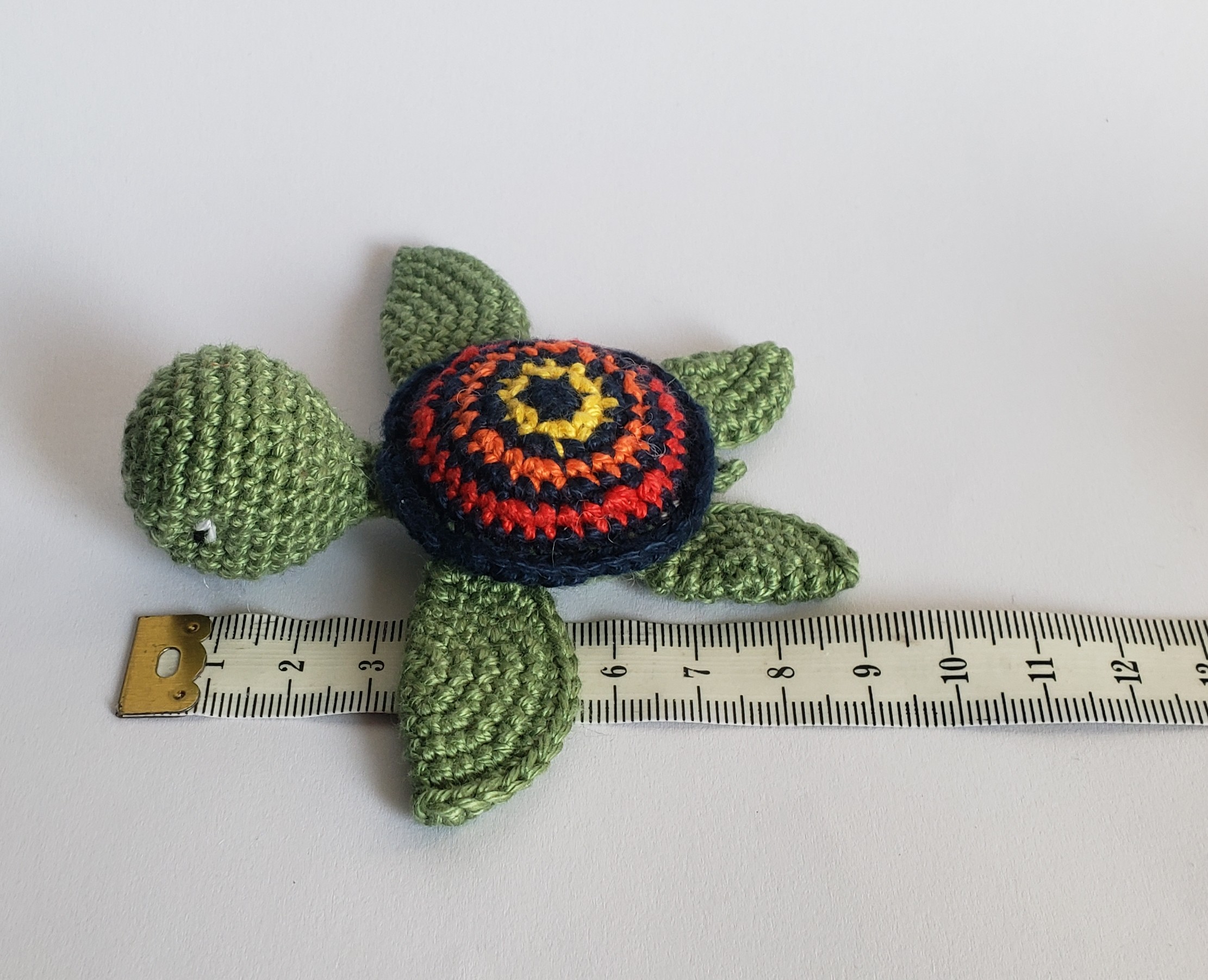 tortue de mer verte amigurumi doudou de poche, tortue kawaii animal au crochet, cadeau remerciement Fait Main en Bretagne – Image 3