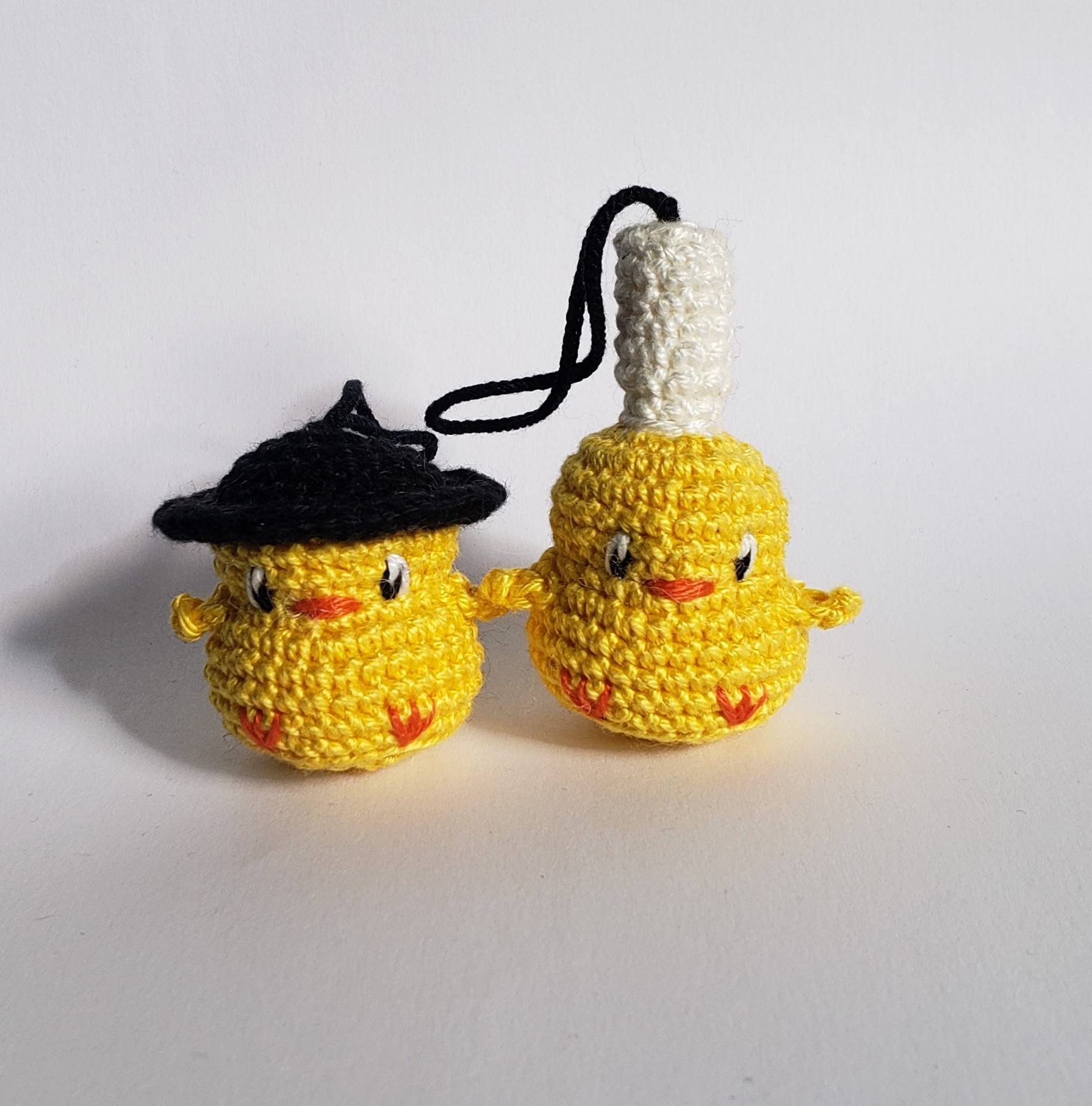 poussin breton ou bretonne amigurumi kawaii pour votre porte clés, bébé oiseau Kawaii Animal avec une attache au crochet, cadeau fête ou remerciement