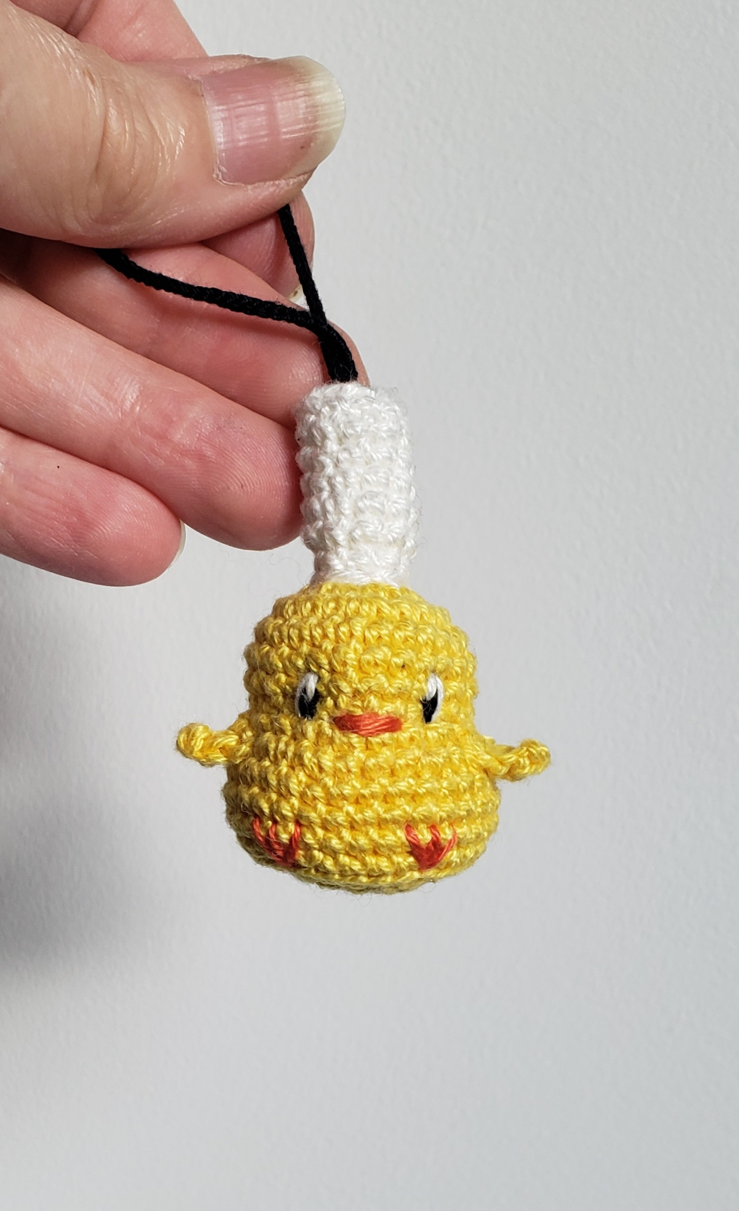poussin breton ou bretonne amigurumi kawaii pour votre porte clés, bébé oiseau Kawaii Animal avec une attache au crochet, cadeau fête ou remerciement – Image 2