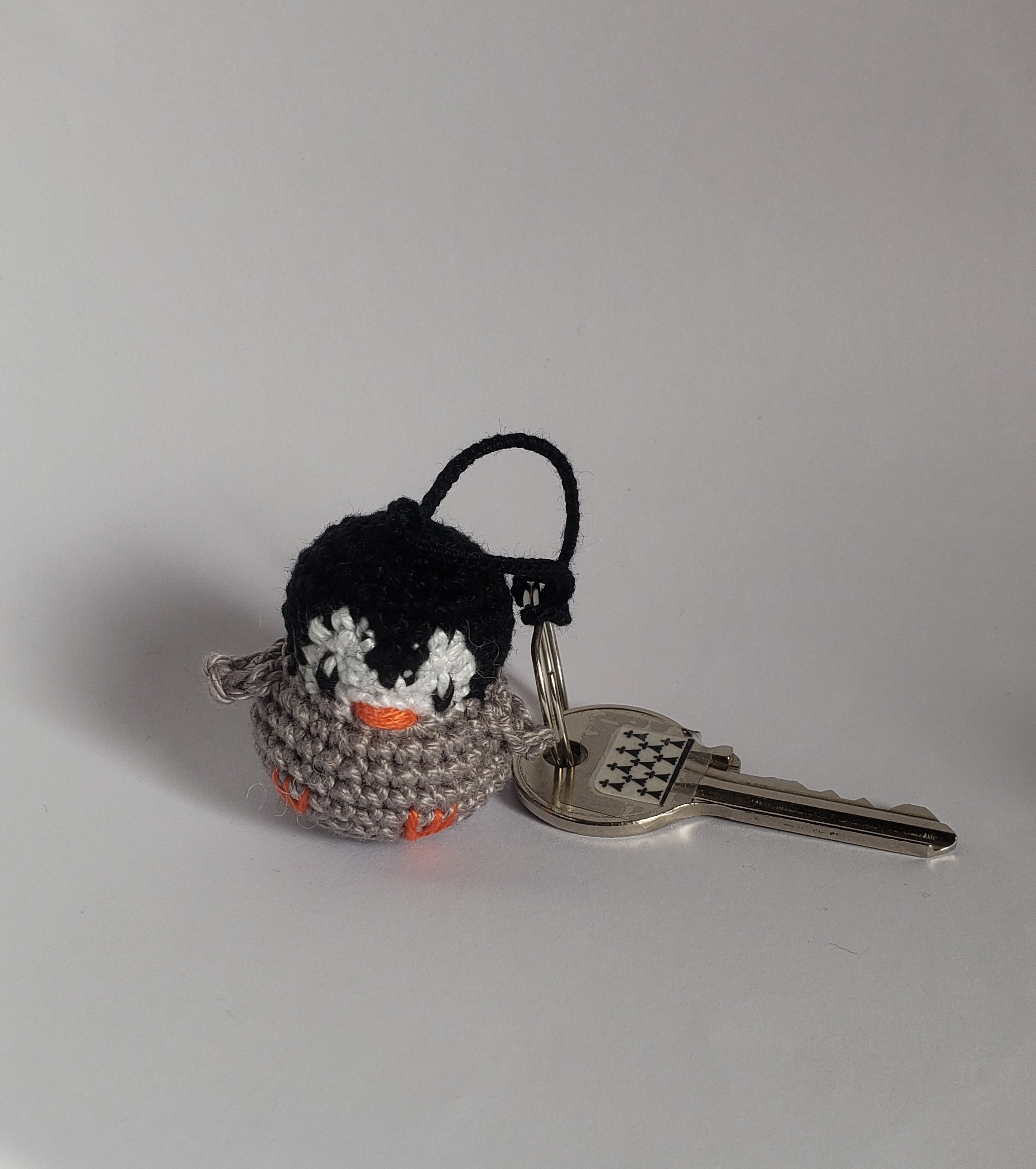 pingouin amigurumi kawaii pour votre porte clés, bébé oiseau Kawaii Animal avec une attache au crochet, cadeau fête ou remerciement – Image 2