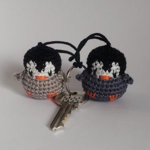 pingouin amigurumi kawaii  pour votre porte clés, bébé oiseau Kawaii Animal avec une attache au crochet, cadeau fête ou remerciement