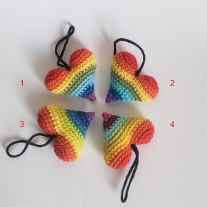 Cœur "Arc en ciel" avec attache chainette  Fait Main au crochet en Bretagne