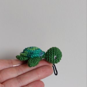 tortue de mer mini amigurumi doudou de poche, tortue kawaii animal au crochet, cadeau remerciement   Fait Main  en Bretagne